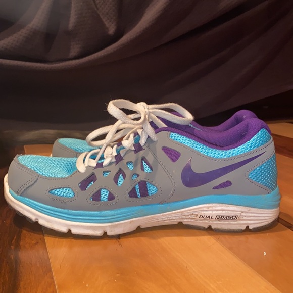 LIKE NEW- NIKE DUAL FUSION RUN 2 ~ WOMENS SIZE 6.5 (5Y) - Picture 5 of 9